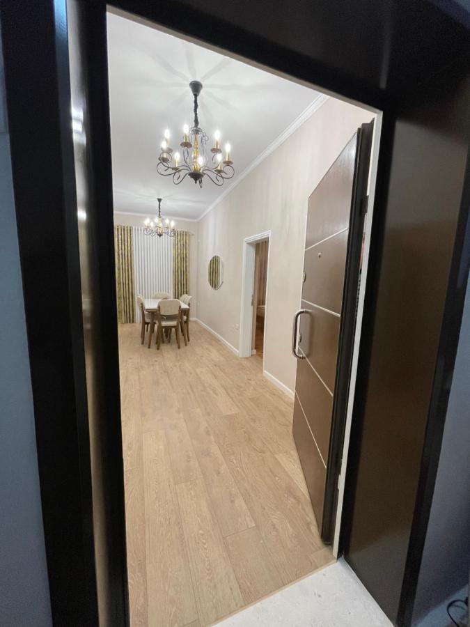 Joni & Joy Center Apartment ベラト エクステリア 写真