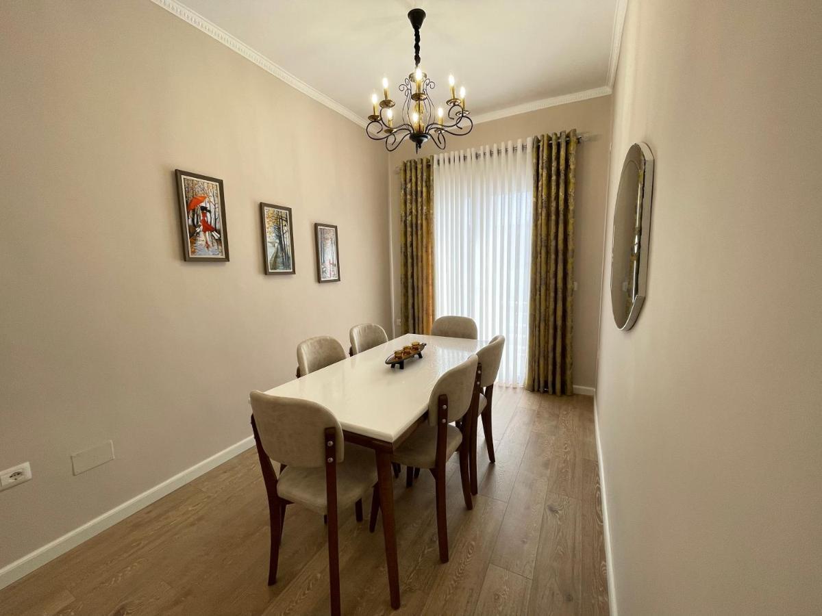 Joni & Joy Center Apartment ベラト エクステリア 写真