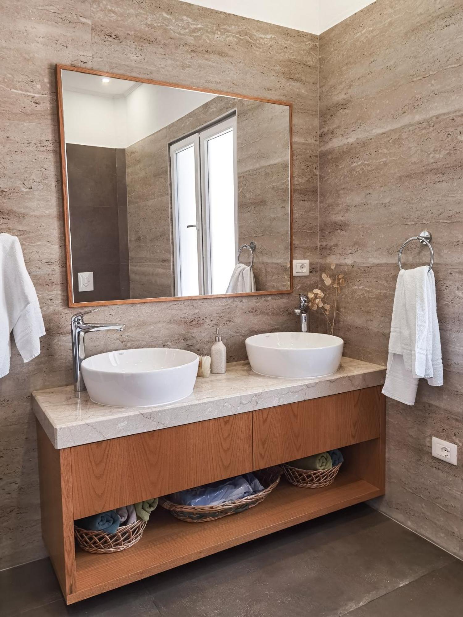 Joni & Joy Center Apartment ベラト エクステリア 写真